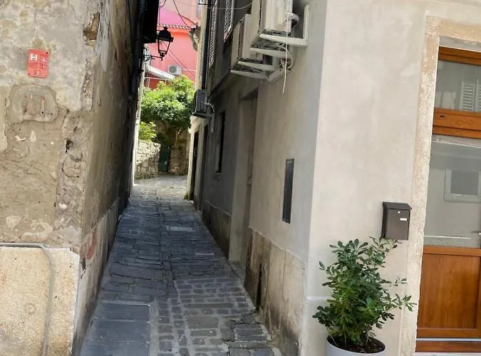 דירה Labi's פיראן